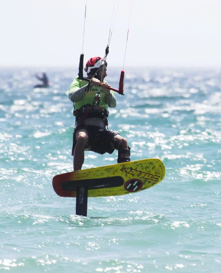 Kitefoil Rental for Experienced Riders in Cádiz, photo 3