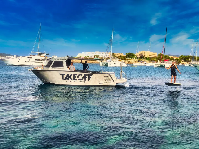 Luxury Public Boat Tour with Water Toys in San Antonio Bay, photo 4