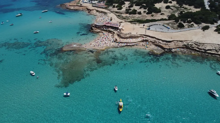 Beach and Cave Public Boat Tour in San Antonio Bay gallery 3