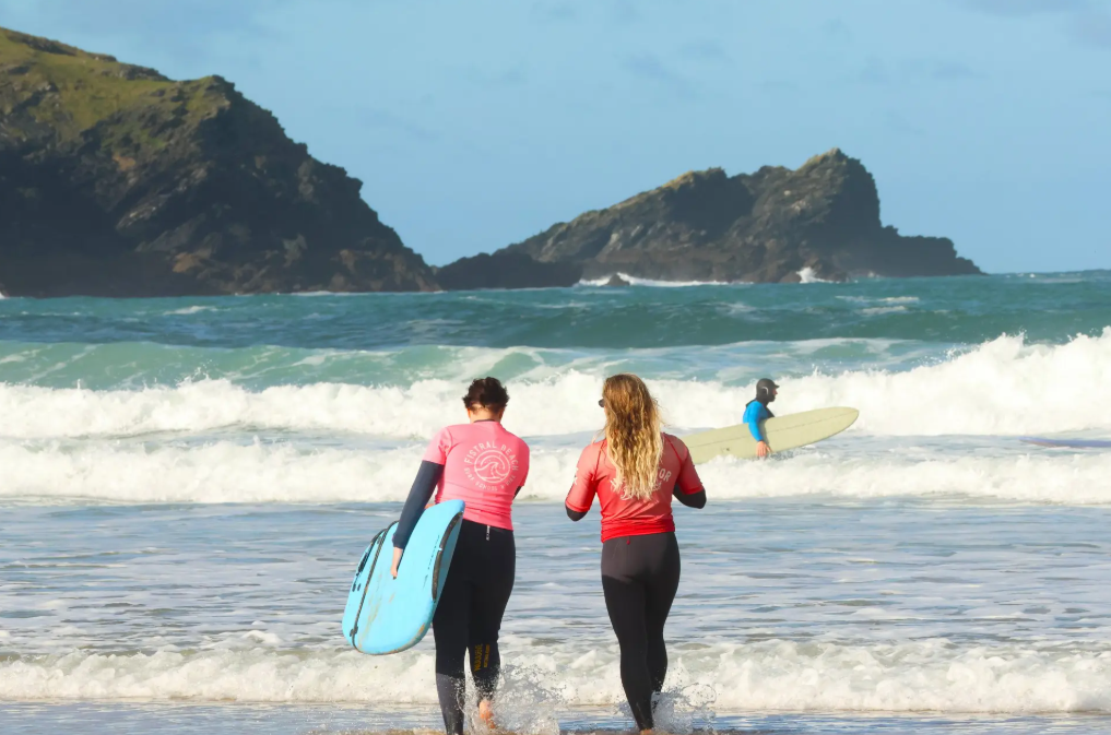 Beginner Surf Weekend on Fistral Beach in Newquay gallery 2
