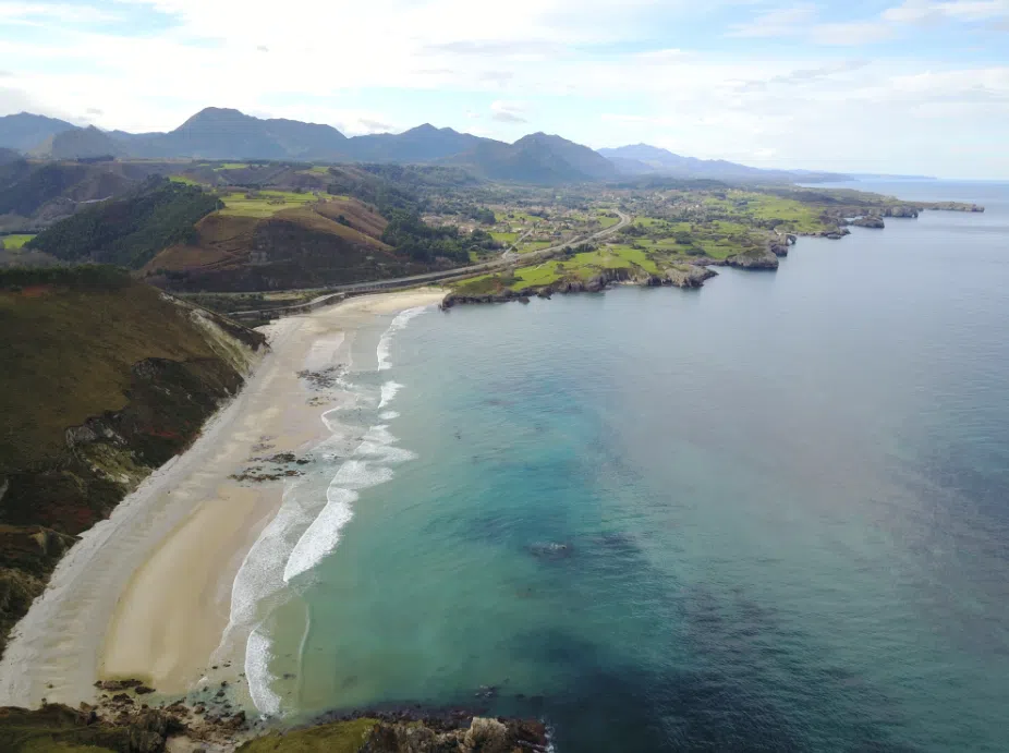 Paddle Boarding in Niembro Estuary, Asturias, photo 4