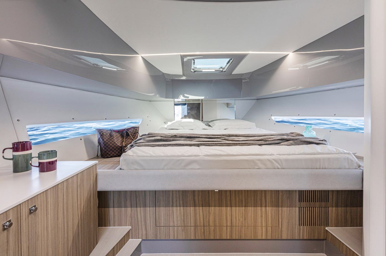 Daytona 34 Yacht Charter Santa Eulària des Riu, Ibiza gallery 10