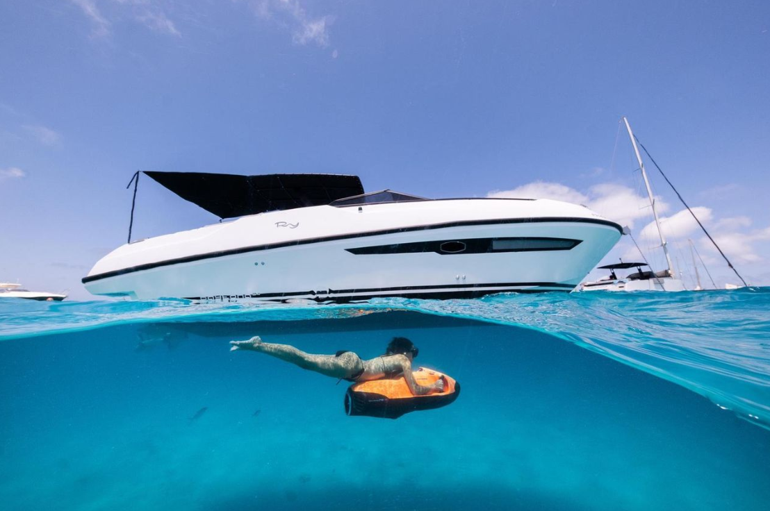 Daytona 34 Yacht Charter Santa Eulària des Riu, Ibiza, photo 2