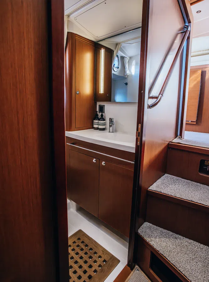 Luxury Yacht Charter on Loch Lomond gallery 8