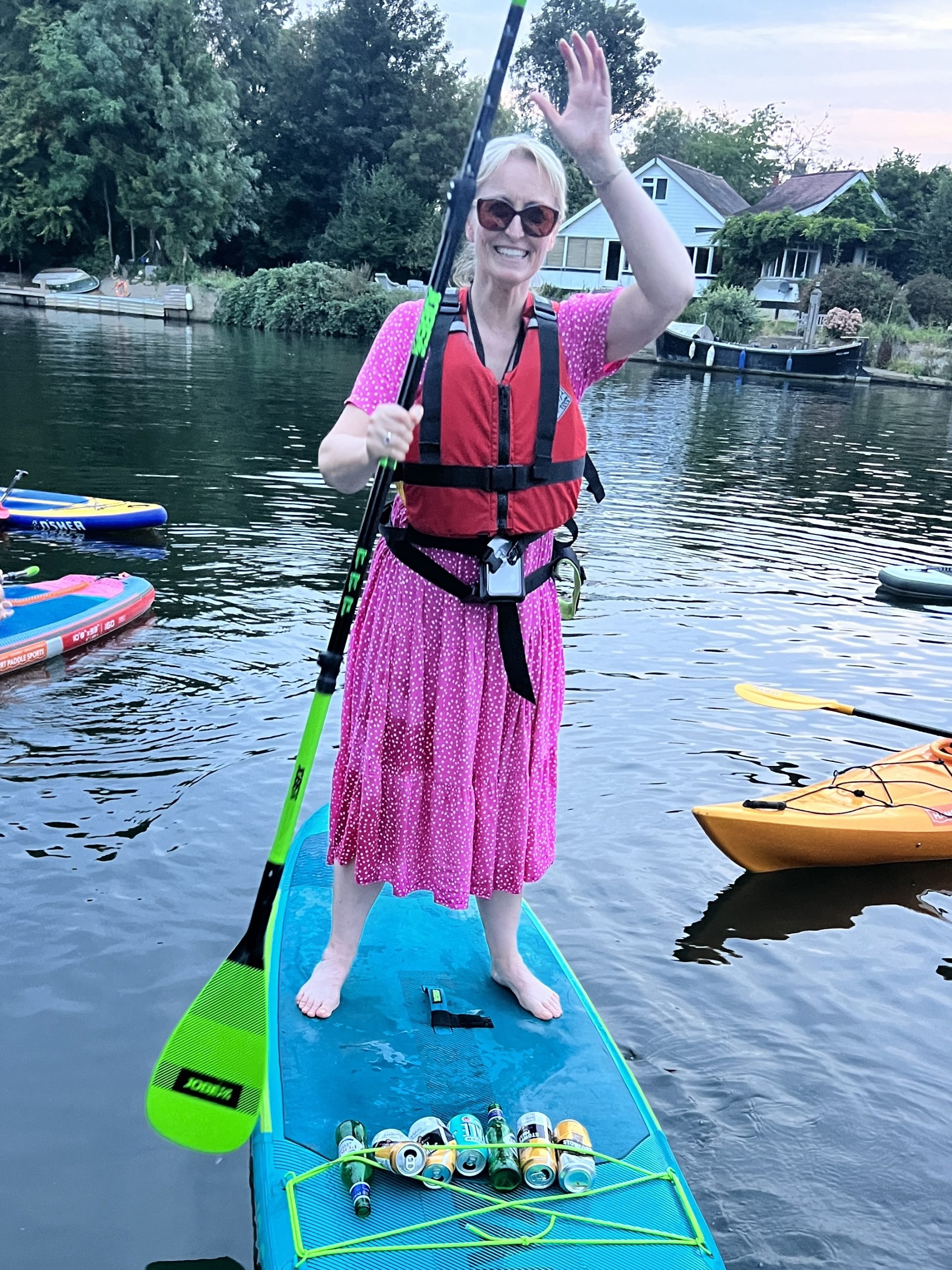90-Minute Group SUP Lesson – River Thames, Surrey gallery 8