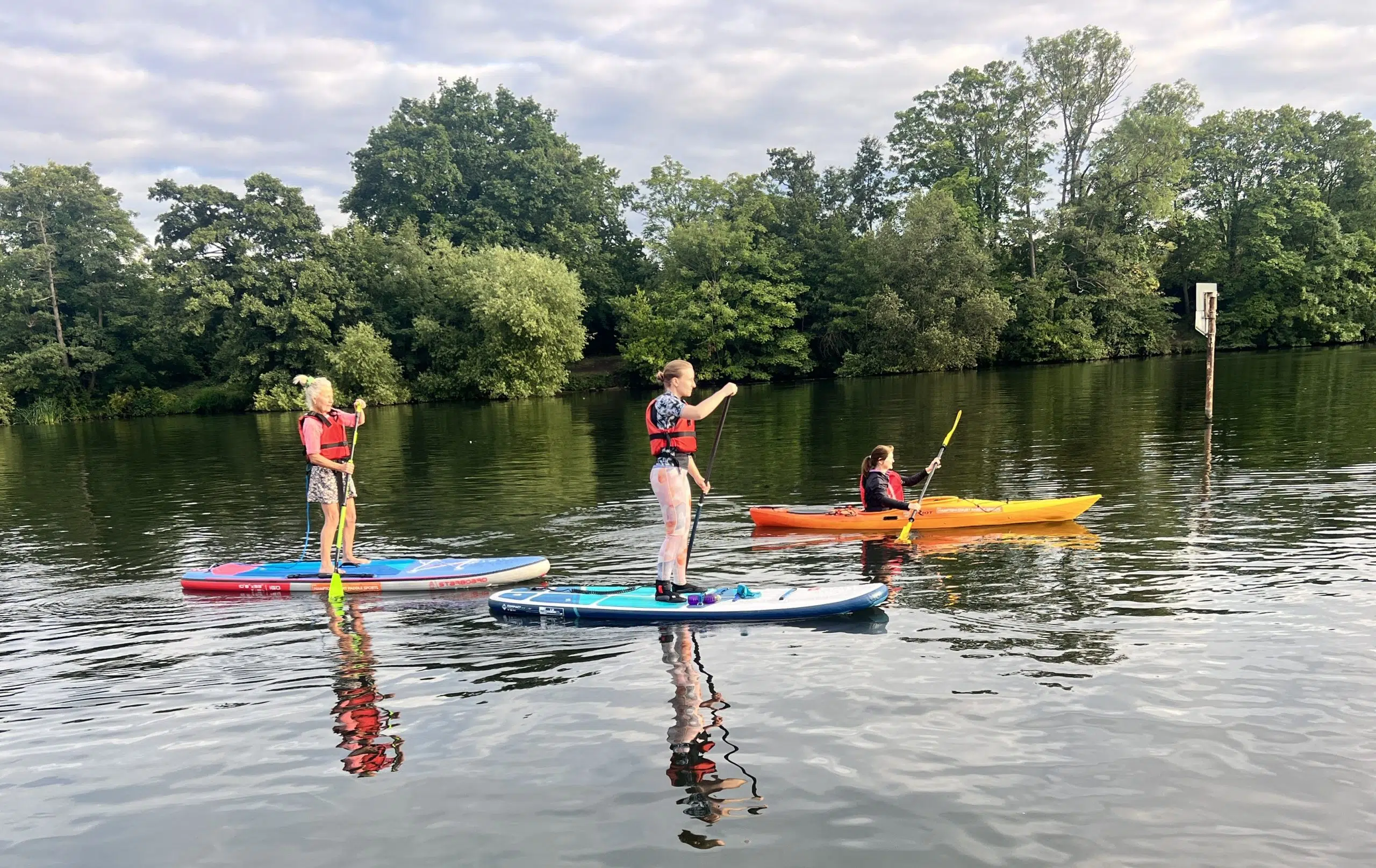 2-Hour Social Paddling – River Thames, Surrey, photo 2