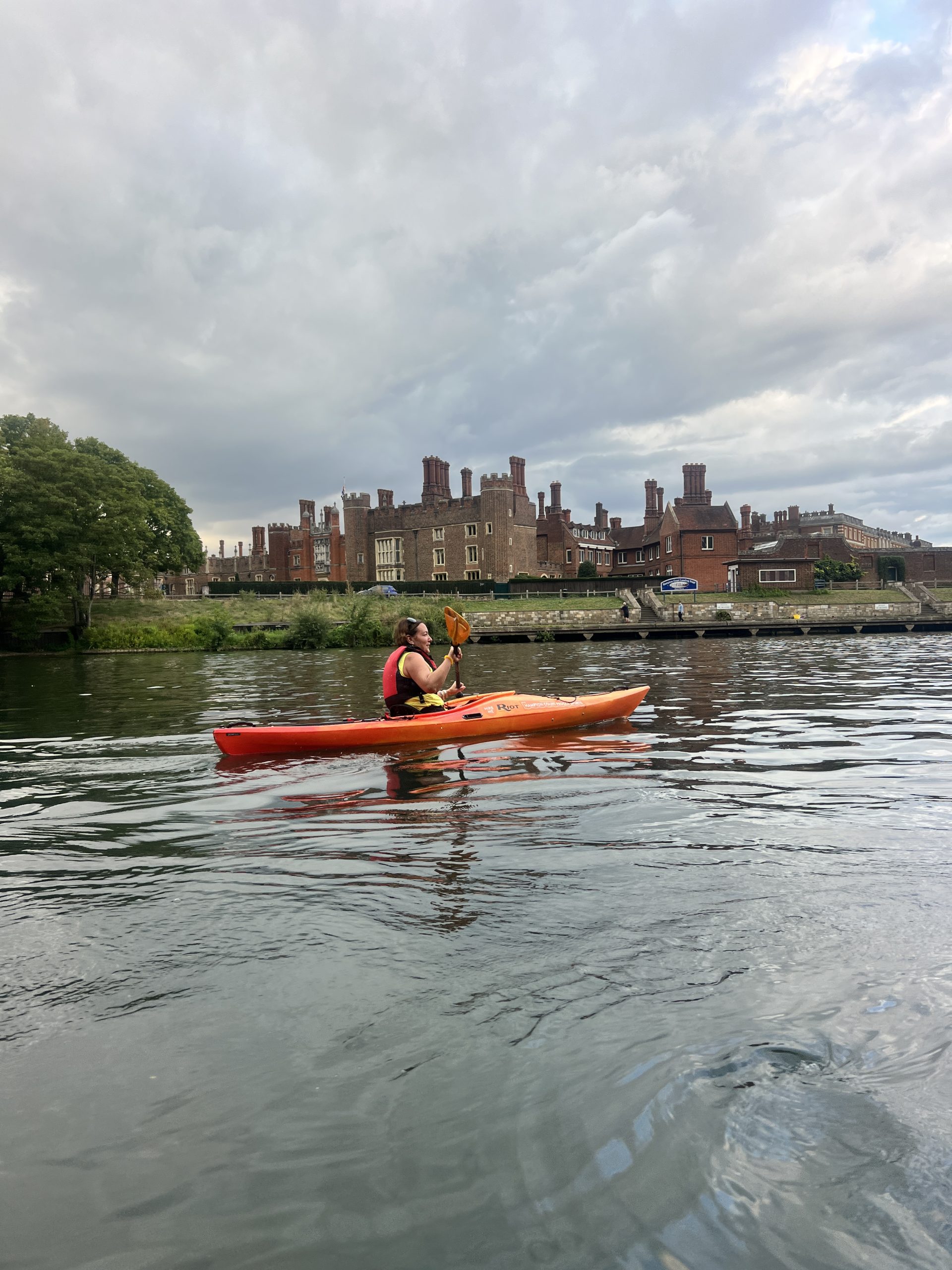 Custom Paddle (Canoe, SUP, or Kayak) Tour – River Thames, Surrey gallery 4