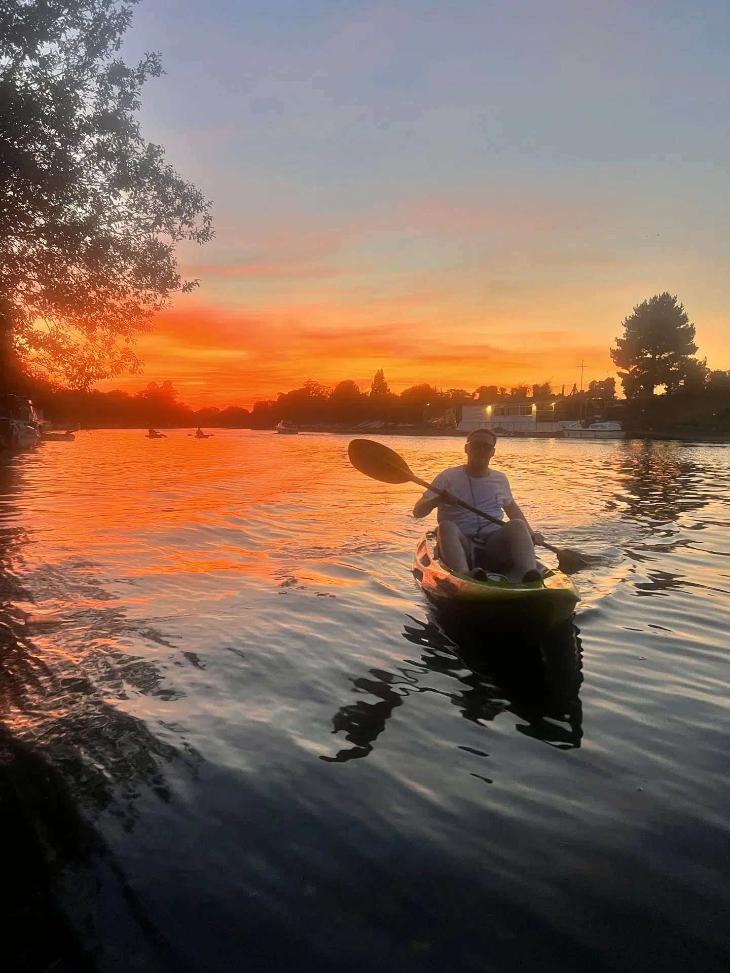 Single Sit-On-Top Kayak Hire – River Thames, Surrey, photo 2