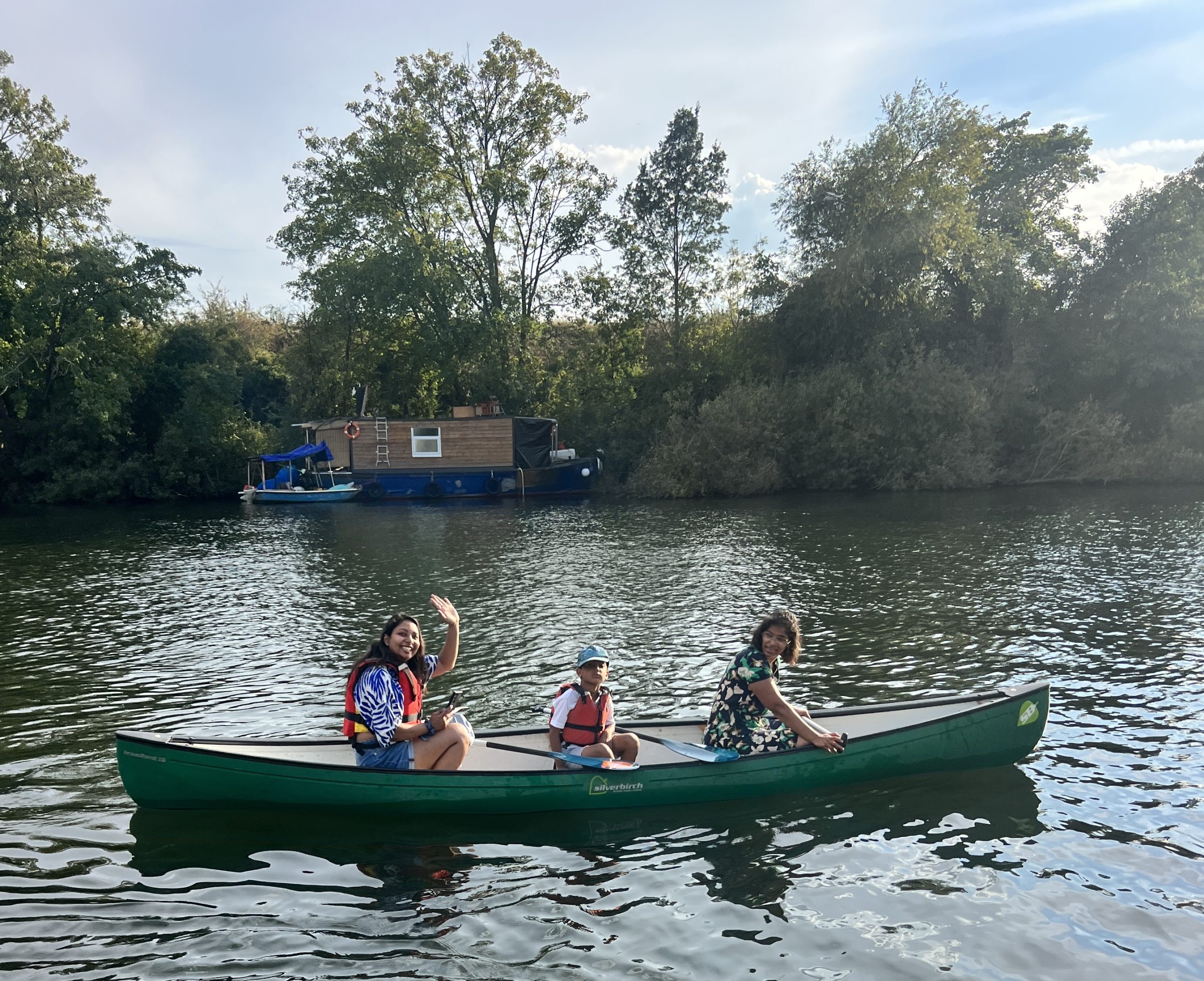 Custom Paddle (Canoe, SUP, or Kayak) Tour – River Thames, Surrey gallery 6
