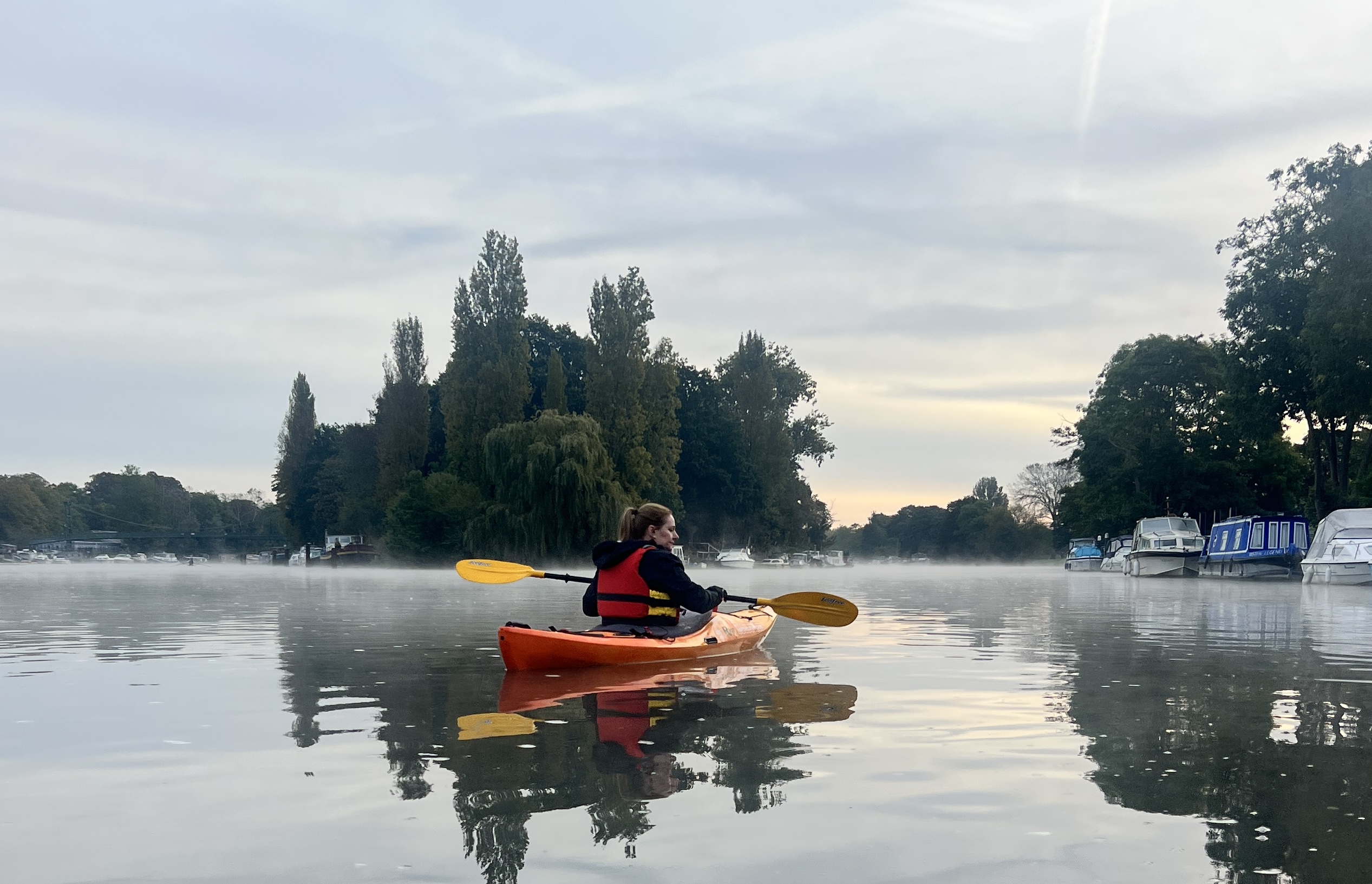 90-Minute 1-1 Kayak Lesson – River Thames, Surrey gallery 4
