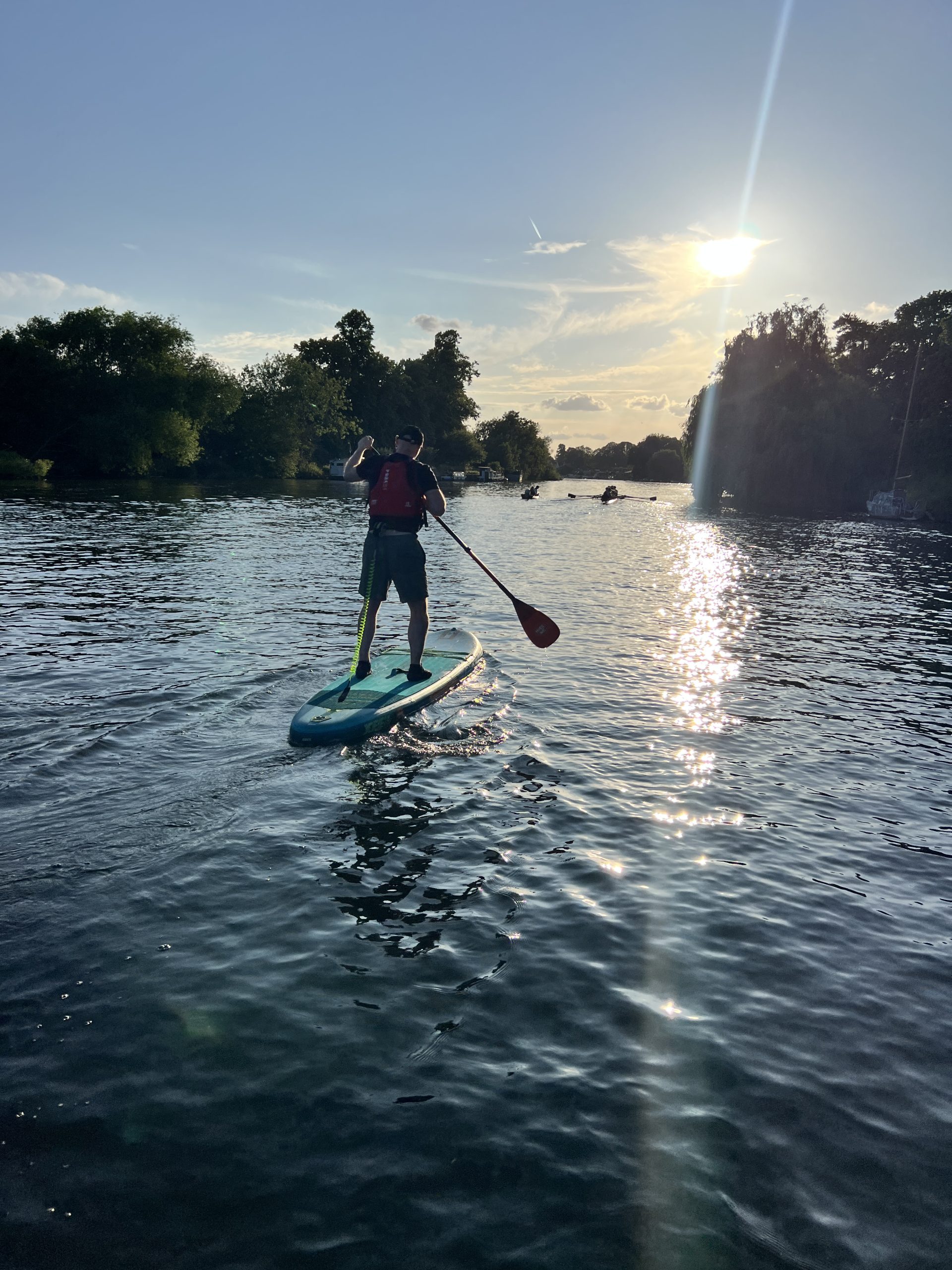 Beginner 90-Minute 1-1 SUP Lesson – River Thames, Surrey gallery 10