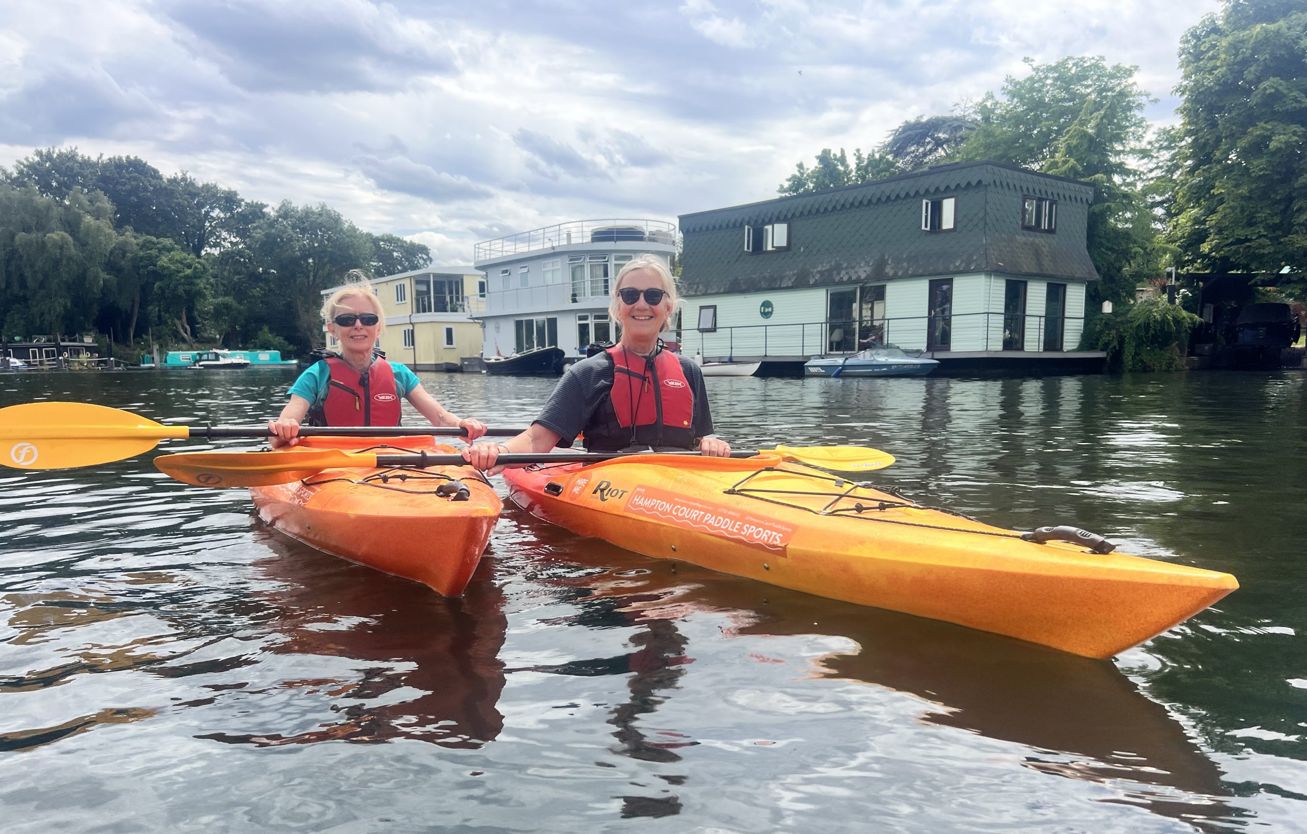 Single Touring Kayak Hire – River Thames, Surrey gallery 4