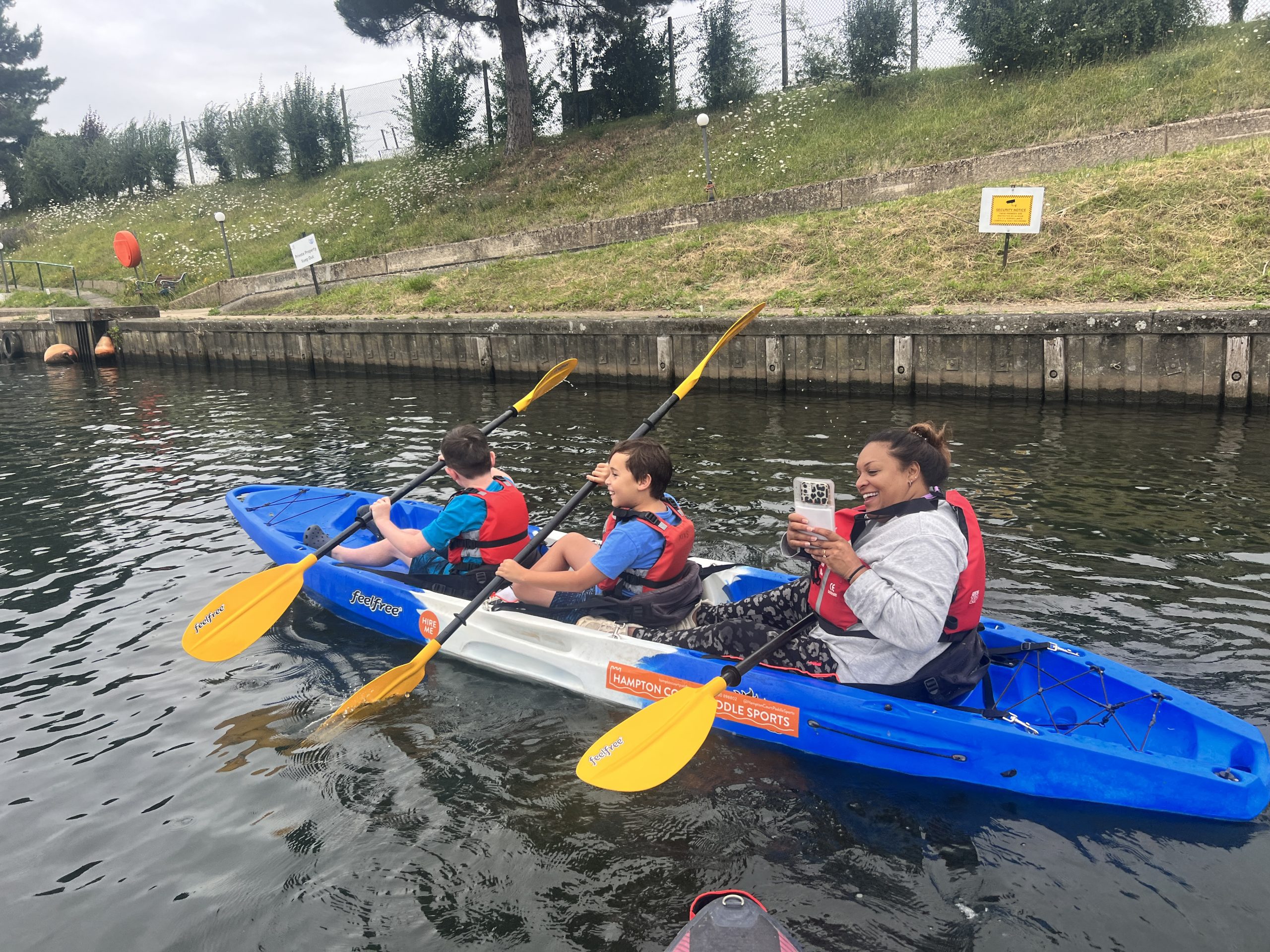 Double Sit-On-Top Kayak Hire – River Thames, Surrey gallery 4