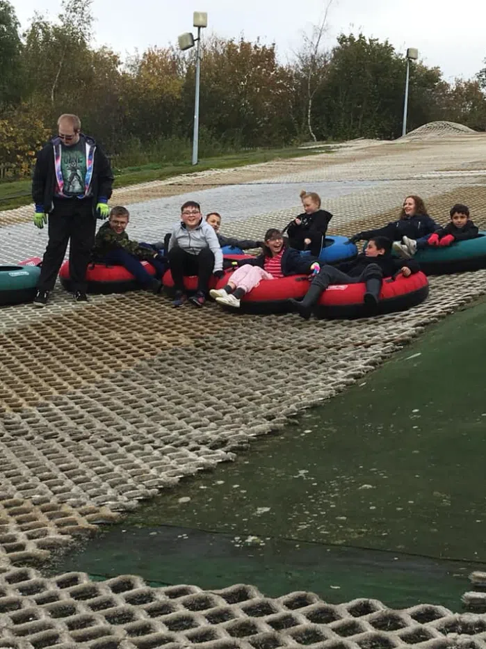 30-Minute Tubing Session in Sparkbrook, Birmingham, photo 4