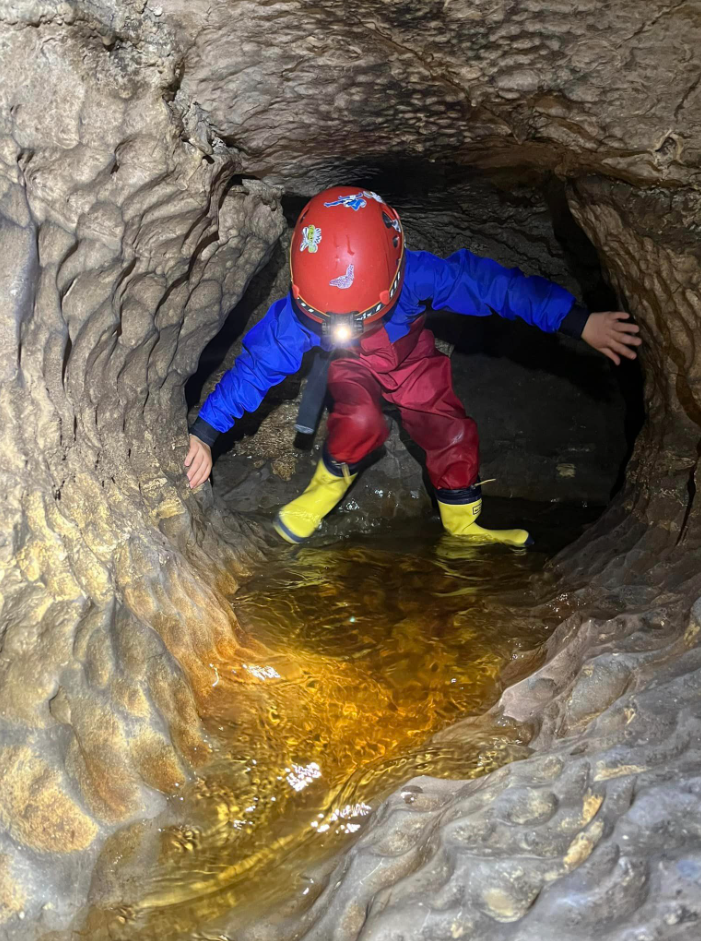 Horizontal ‘Fun Caving’ – Ingleton, North Yorkshire gallery 2