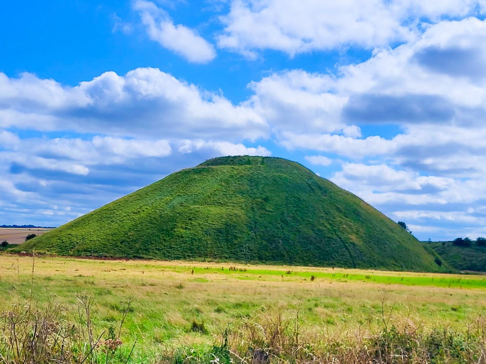 The Ancient Ridgeway and Avebury Cycle Tour gallery 4