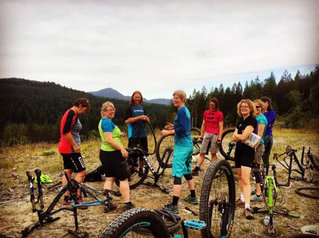 Trail-Side Bicycle Maintenance Course in Abergynolwyn, photo 2