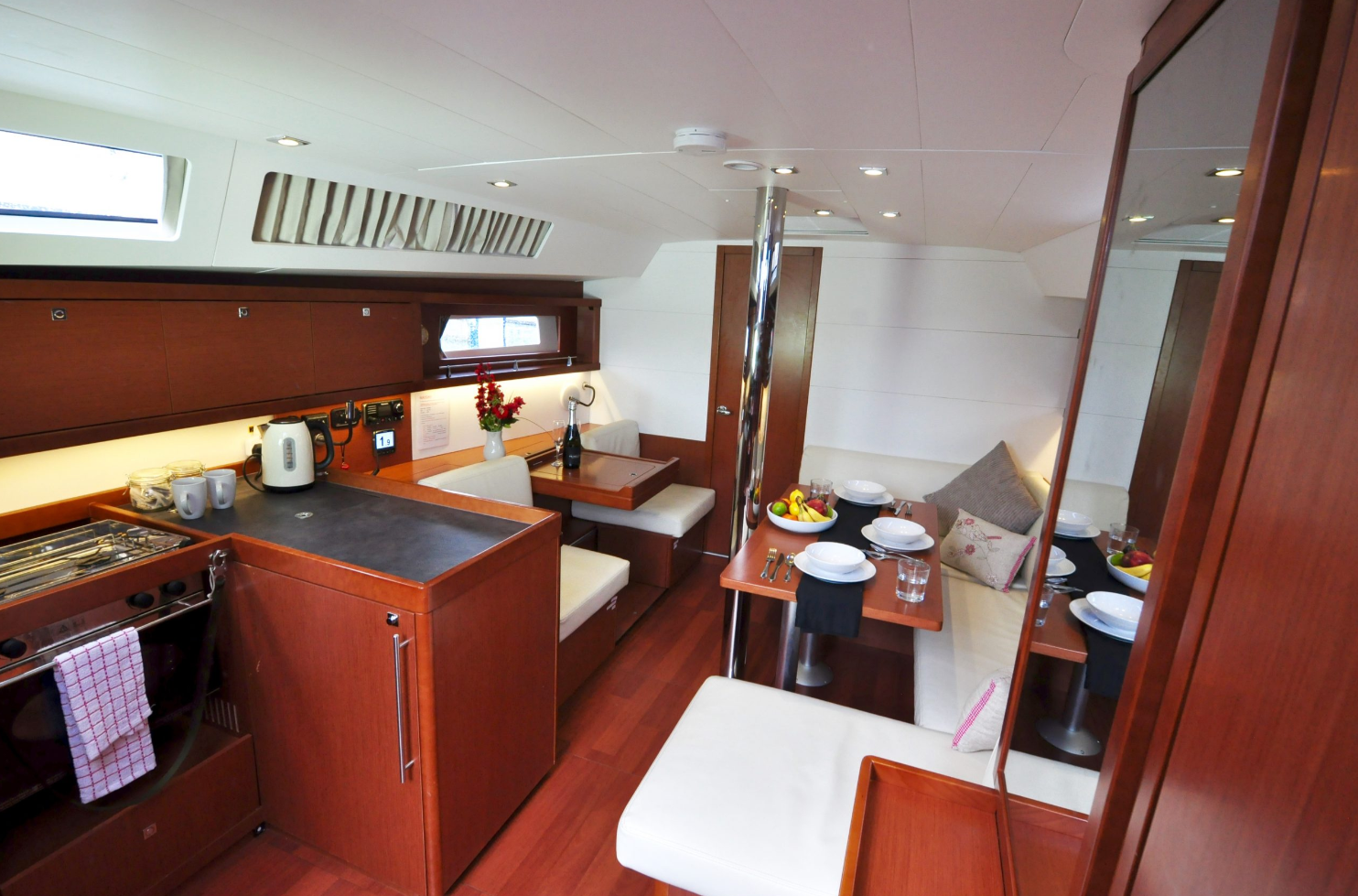 Private Half Day Chartered Sailing Cruise in Barcelona, photo 5