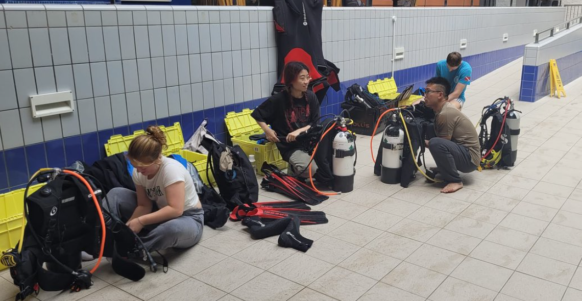 SSI Dry Suit Diving Course in Borehamwood, Hertfordshire, photo 3