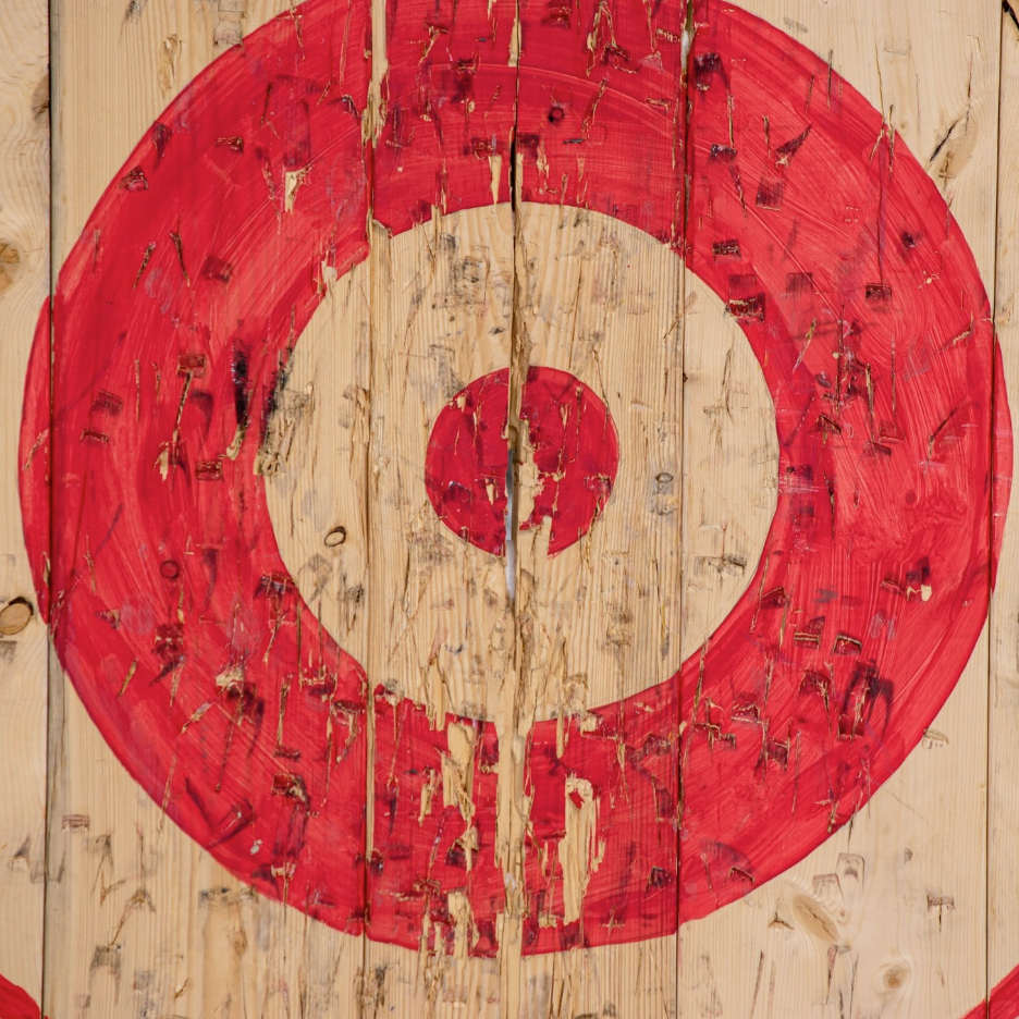 Axe Throwing Taster Lesson in North Devon, photo 3