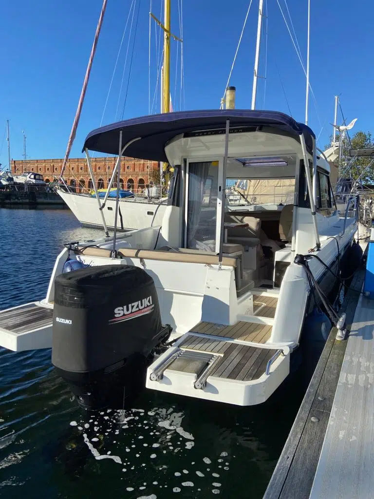 Luxury Yacht Charter in Kent with or without Skipper gallery 10