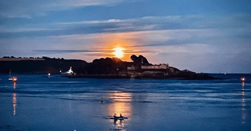 1.5-Hour Full Moon SUP at Royal William Yard, photo 4