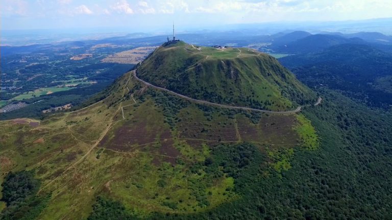 Massif Central Mountain Paragliding Trip, photo 4