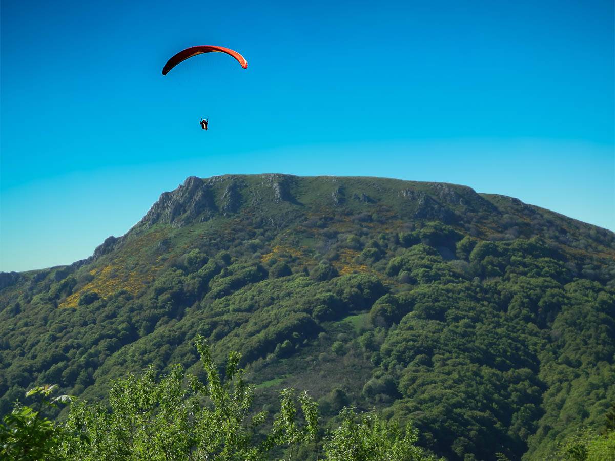 Massif Central Mountain Paragliding Trip, photo 3